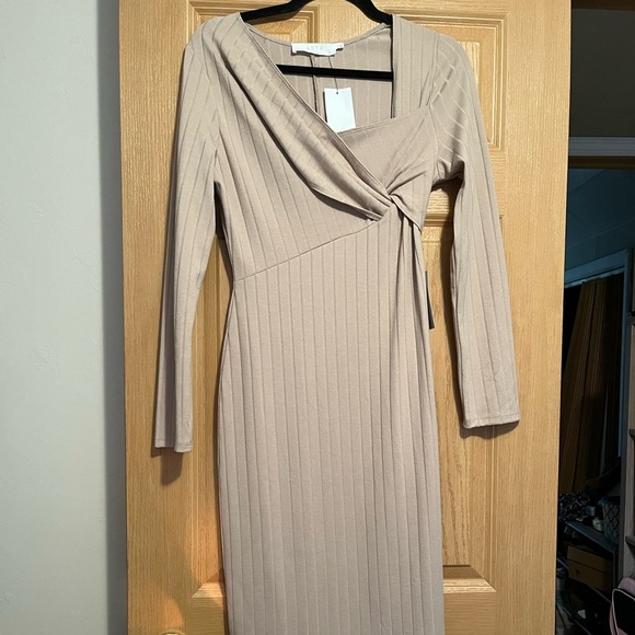 ASTR The Label Tan Midi Dress NWT - Picture 1 of 12